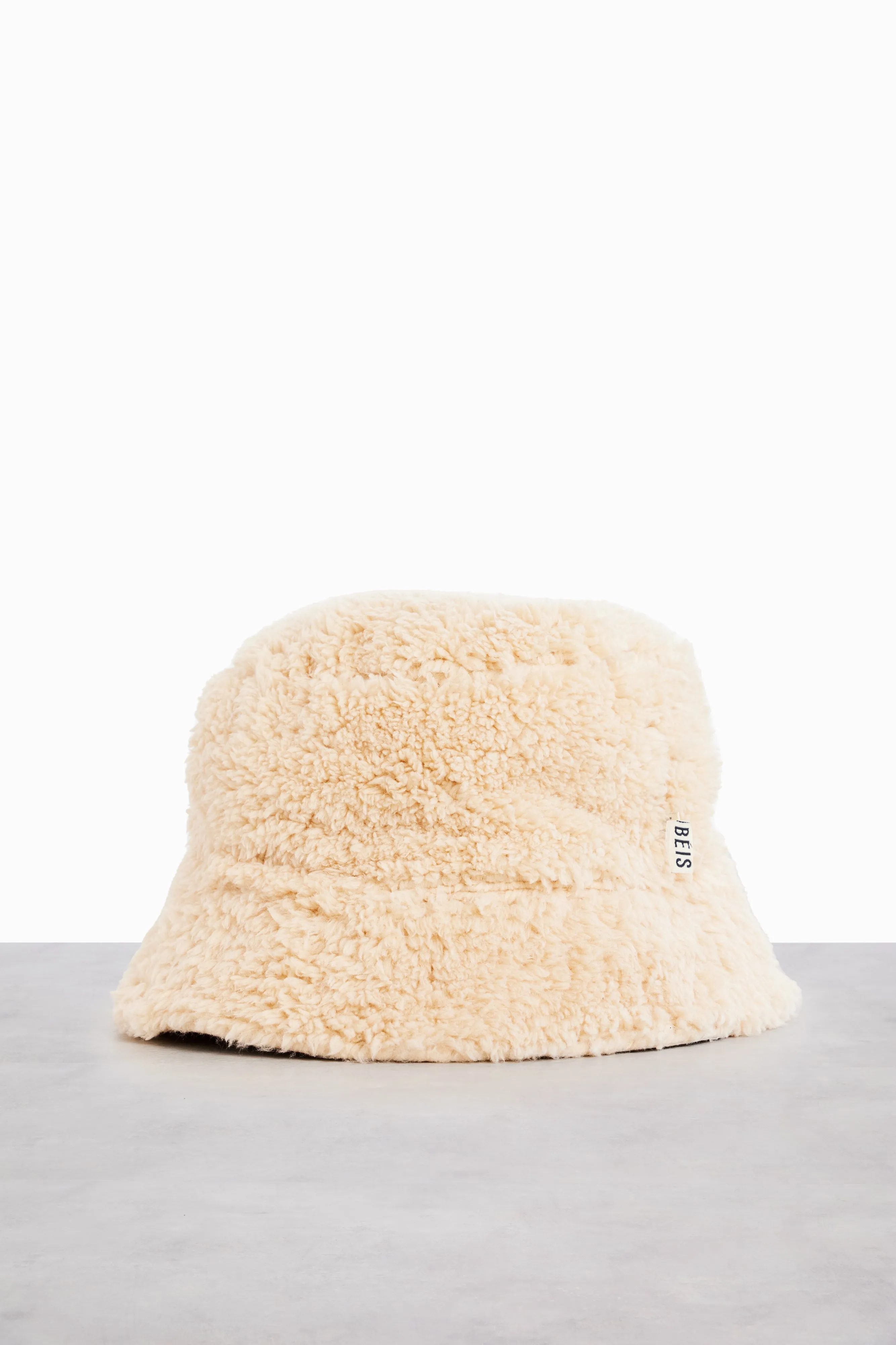 The Bucket Hat in Beige